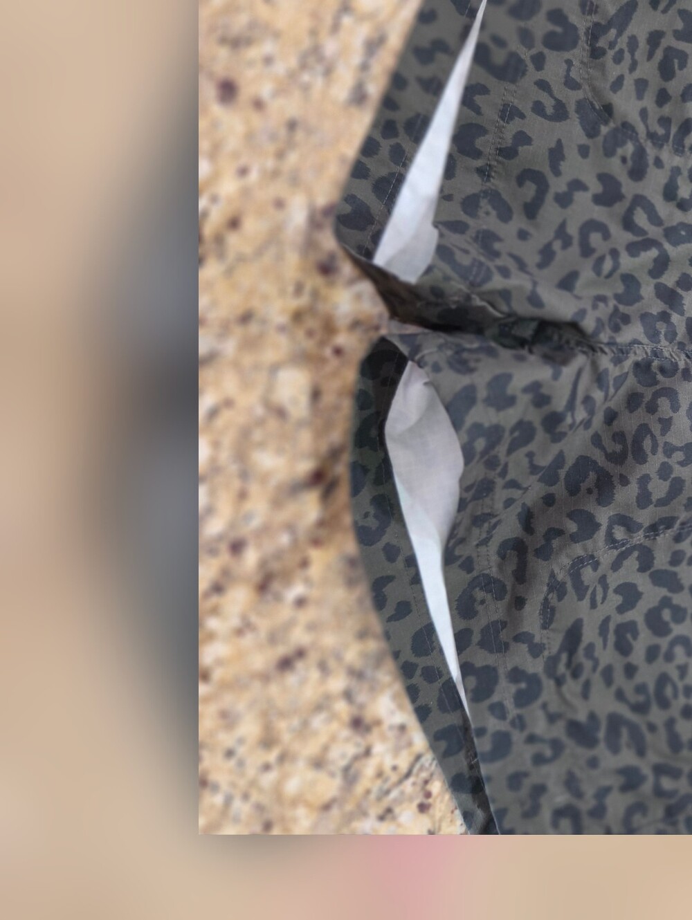 High-Waist Women's Leopard Print Shorts - Olive Green